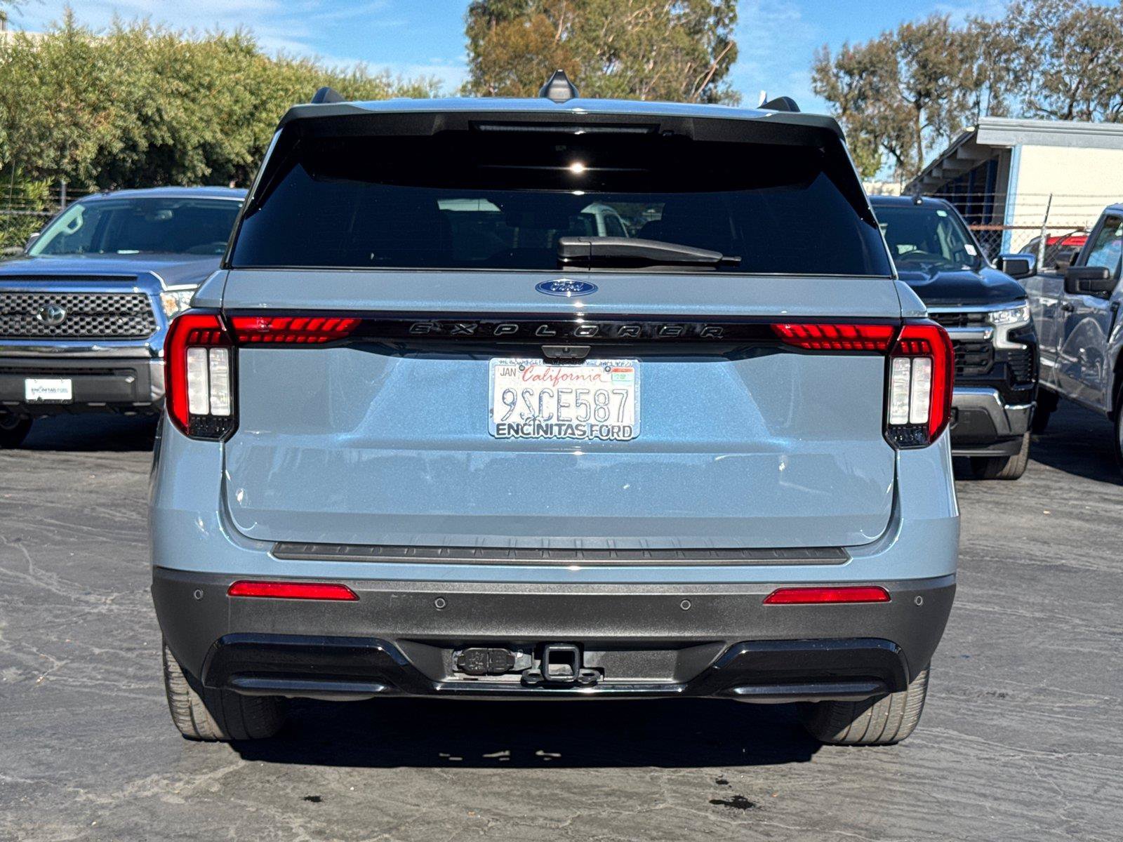 Certified 2025 Ford Explorer ST-Line w/ Premium Package RWD image 14
