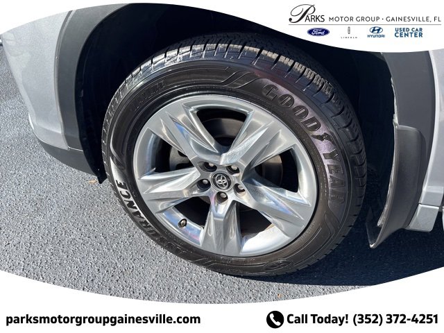 Used 2017 Toyota Highlander Limited image 9