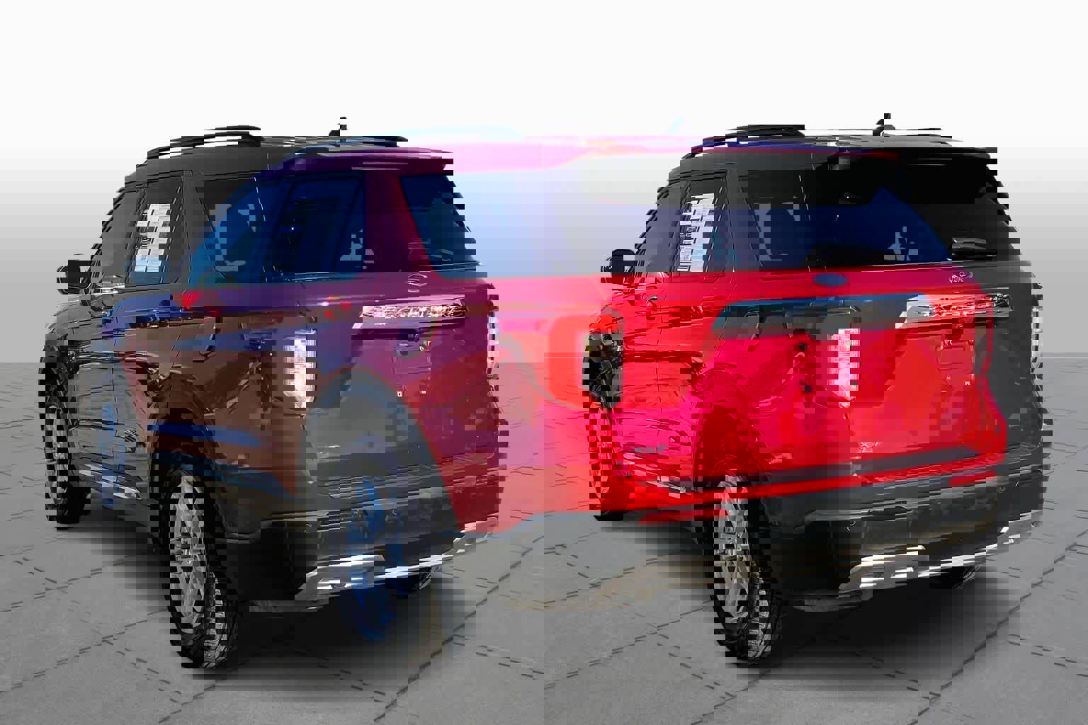 Certified 2021 Ford Explorer XLT w/ Equipment Group 202A image 11