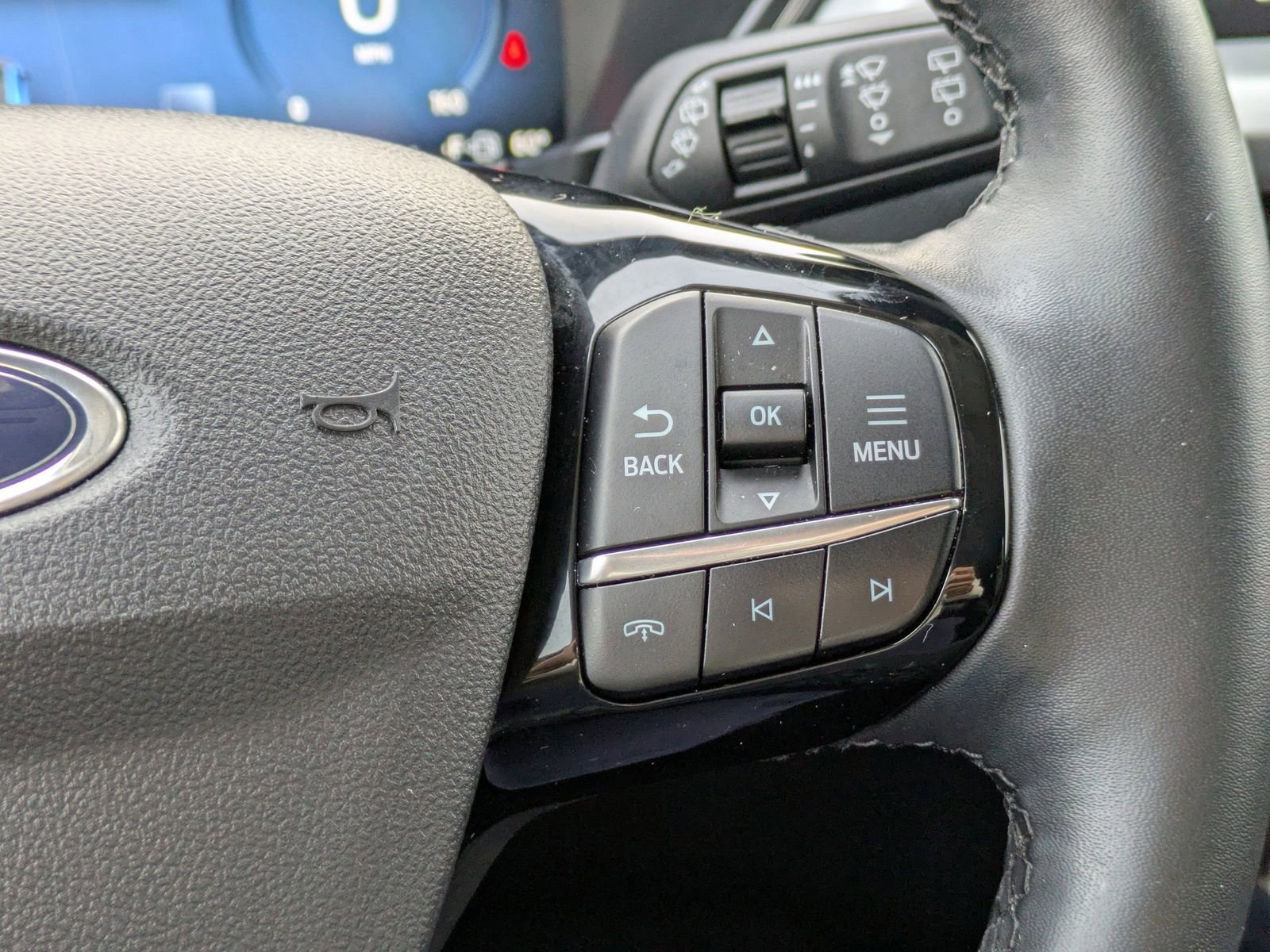 Certified 2025 Ford Escape Platinum image 30