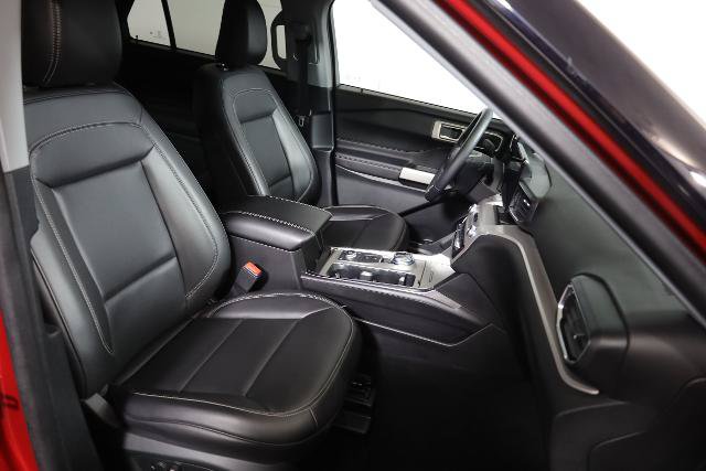 Certified 2024 Ford Explorer XLT w/ Equipment Group 202A AWD/4WD image 9