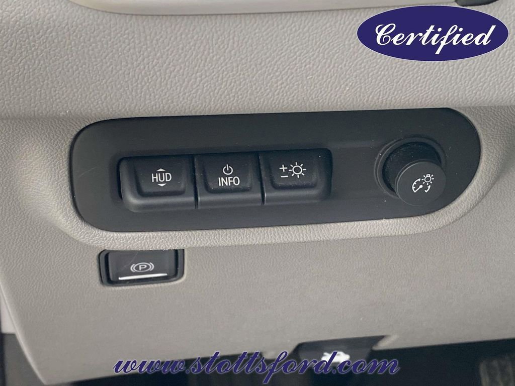 Used 2023 GMC Terrain SLT w/ Tech Package image 17