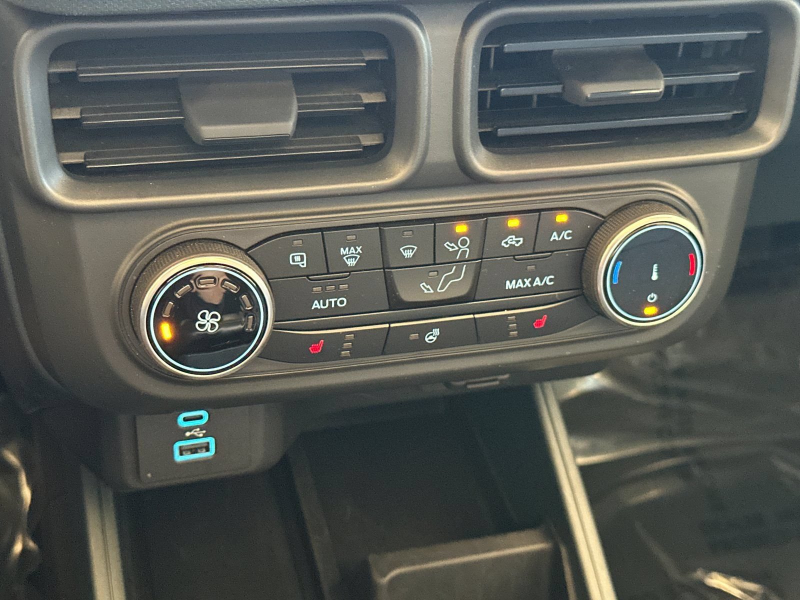 Certified 2024 Ford Maverick Tremor w/ Tremor Off-Road Package AWD/4WD image 18