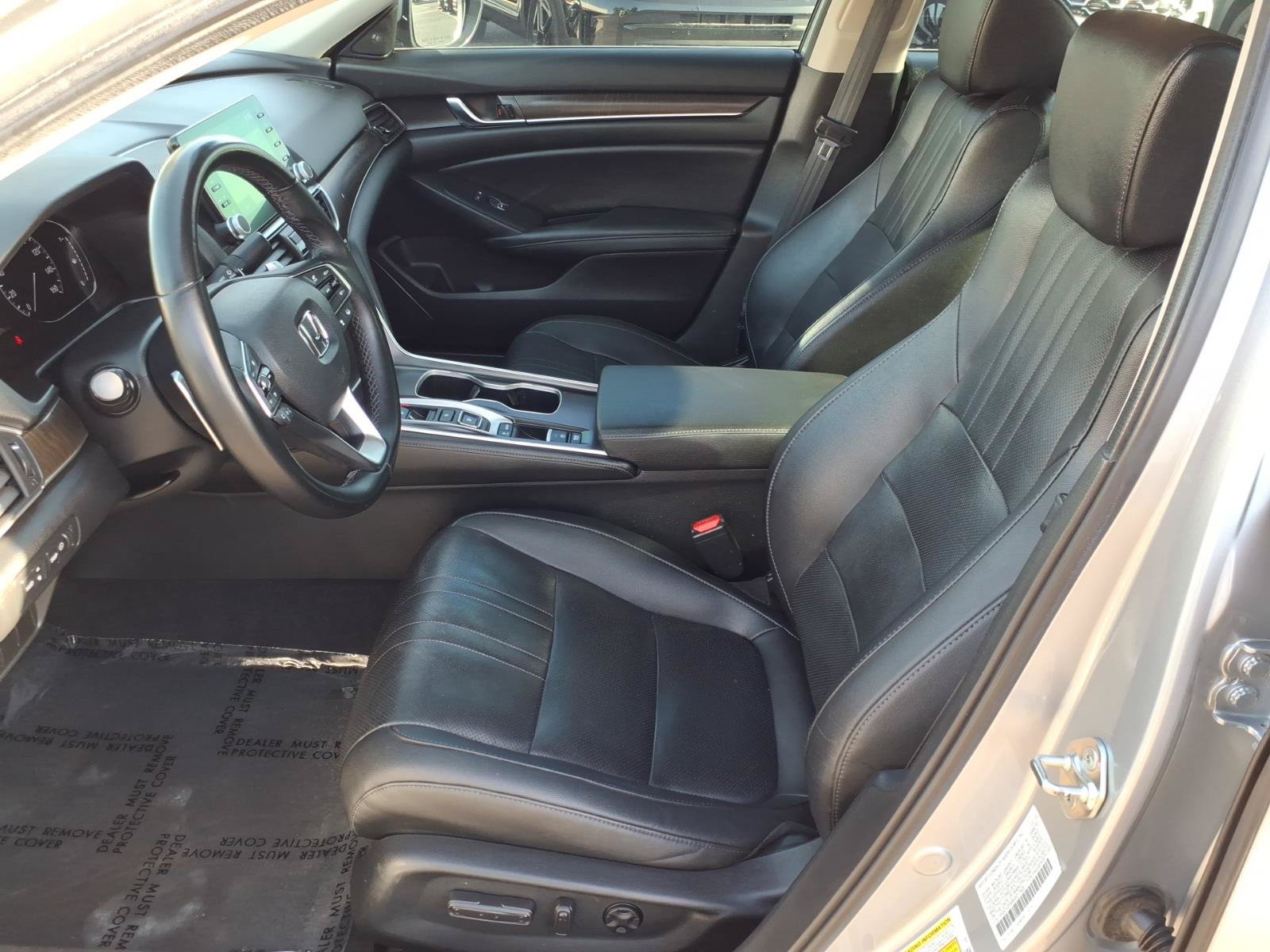 Used 2019 Honda Accord Touring image 14
