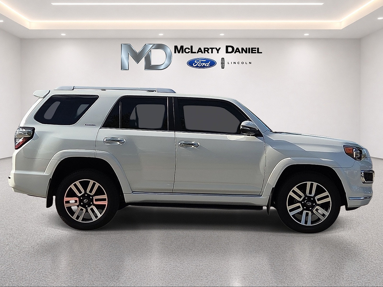 Used 2024 Toyota 4Runner Limited AWD/4WD image 6