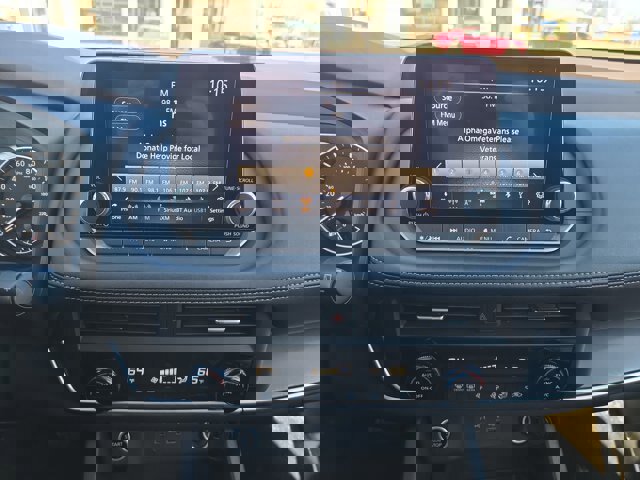 Used 2023 Nissan Rogue SV image 22