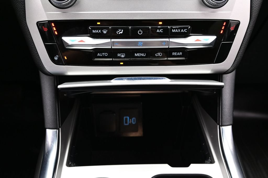 Certified 2022 Ford Explorer XLT w/ Equipment Group 202A AWD/4WD image 43