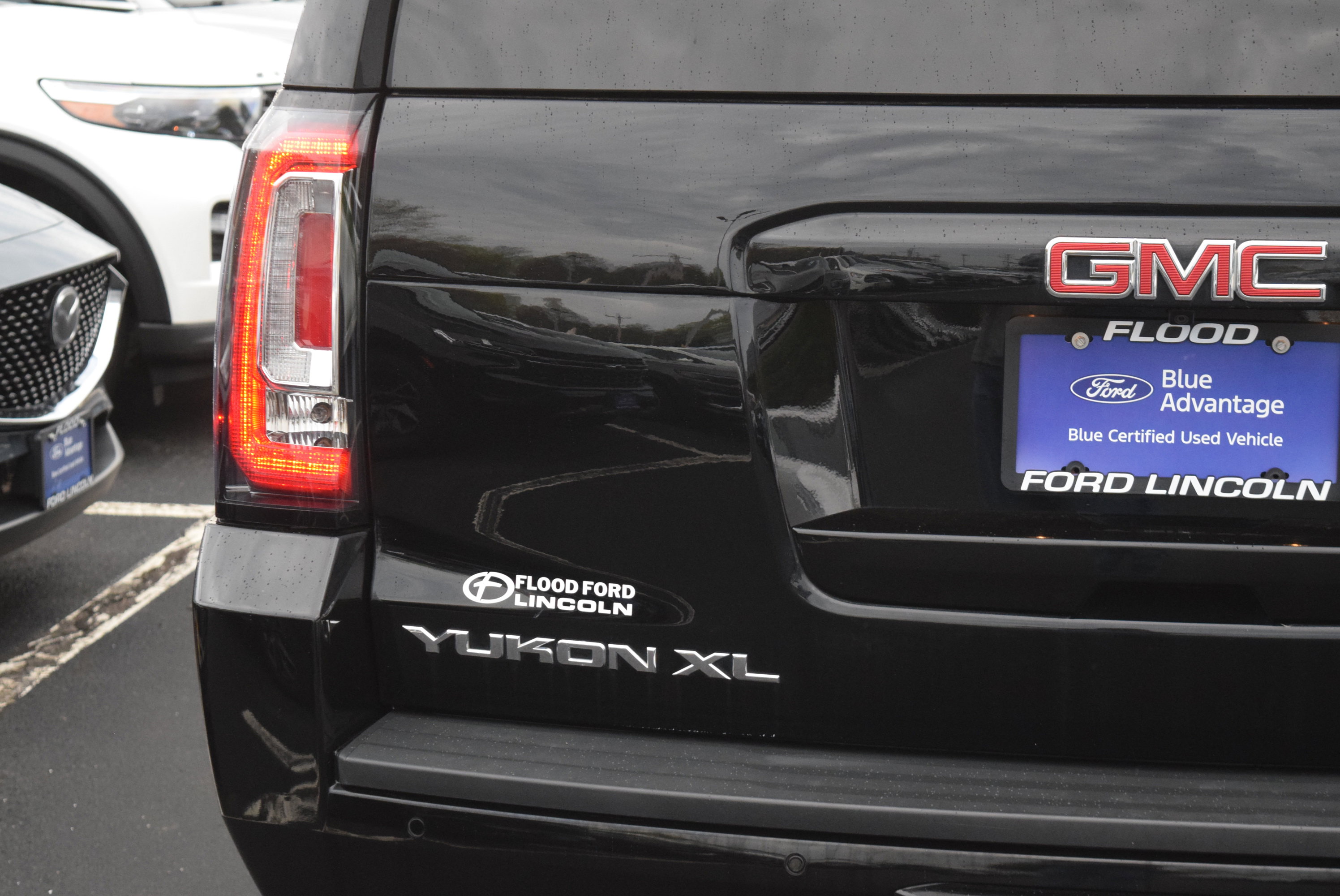 Used 2019 GMC Yukon XL SLE w/ SLE Value Package image 6