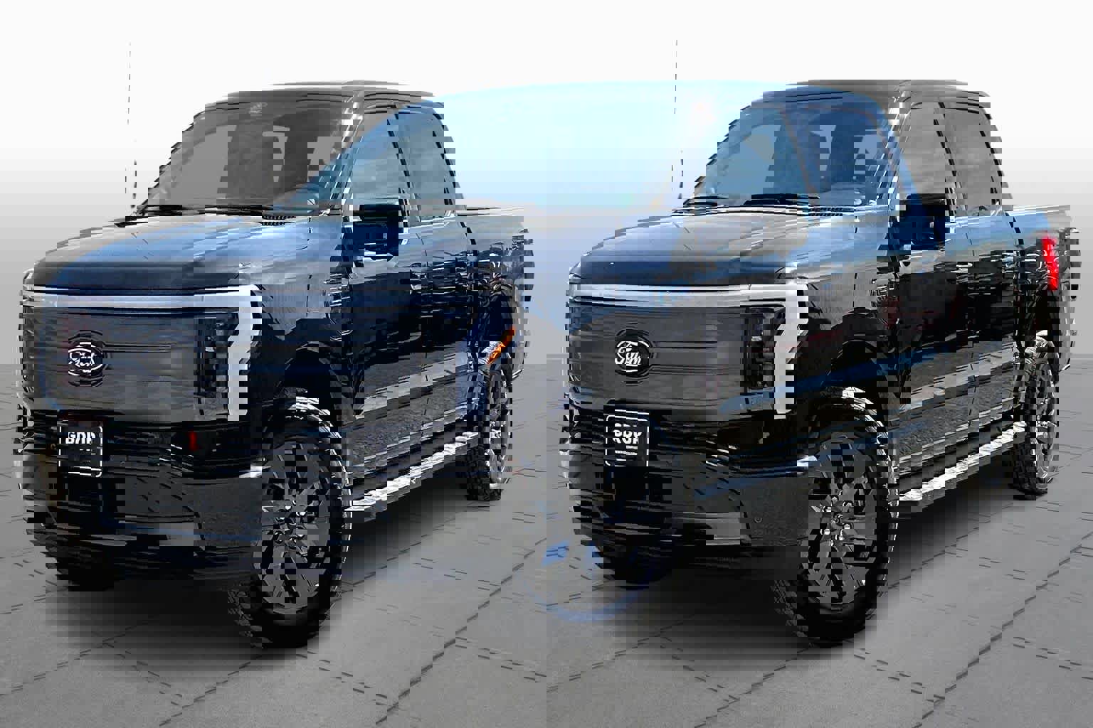 Certified 2025 Ford F150 Lightning Lariat w/ Max Trailer Tow Package image 34