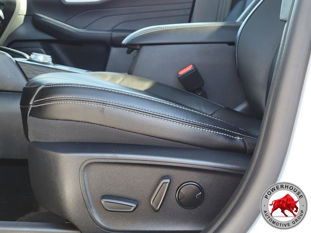 Certified 2025 Ford Escape SE w/ PHEV Premium Package image 26