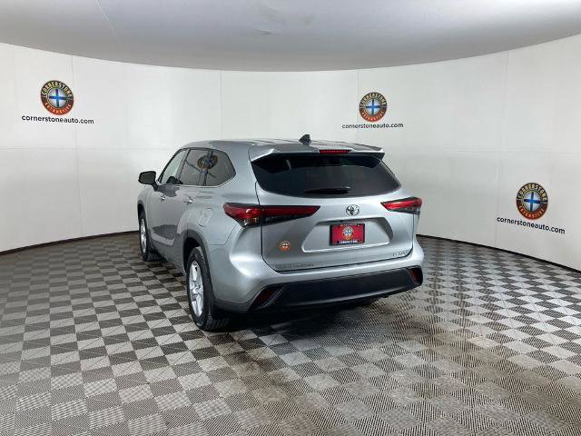 Used 2022 Toyota Highlander LE image 21