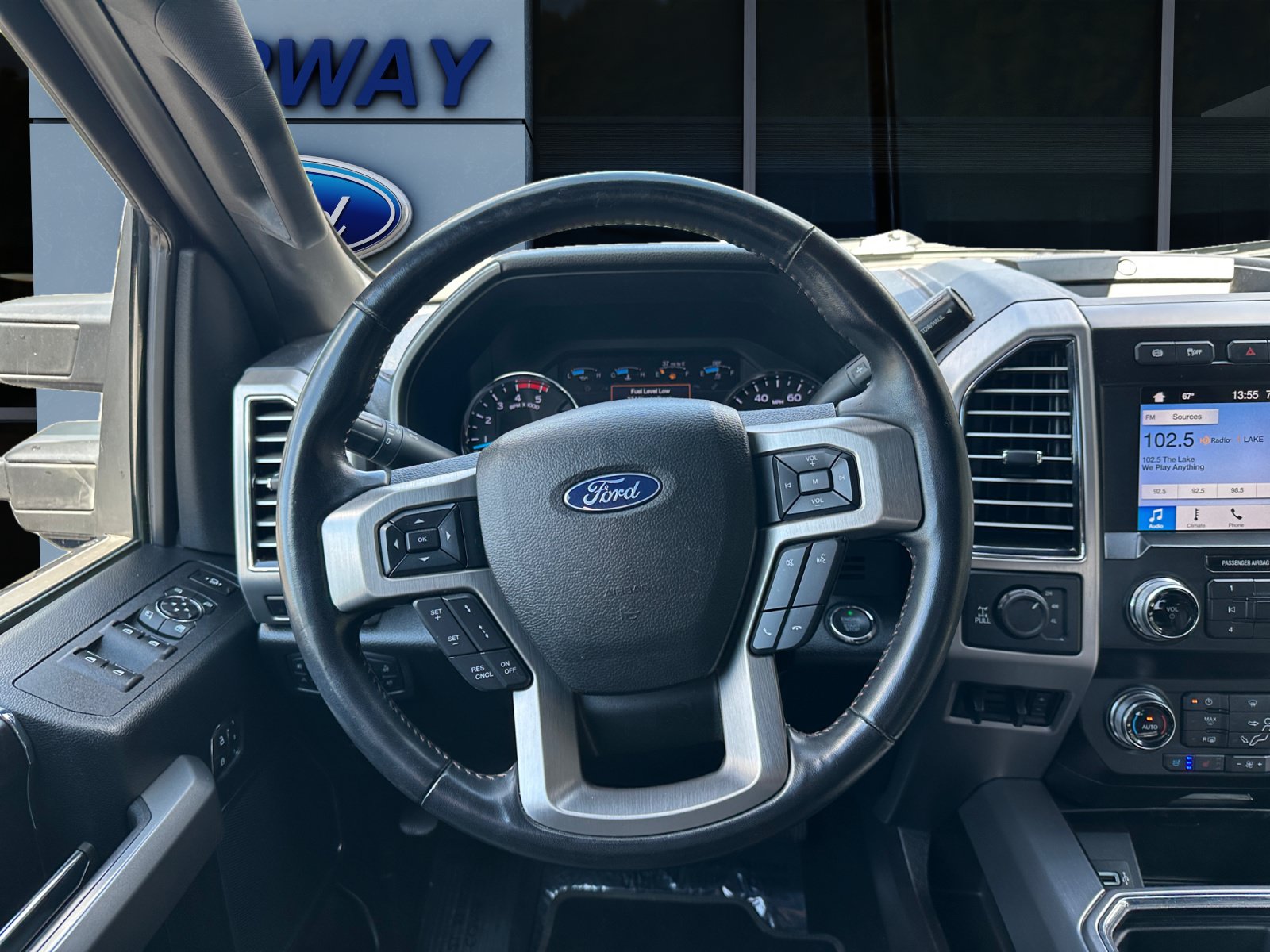 Certified 2019 Ford F250 Platinum w/ Platinum Ultimate Package AWD/4WD image 13