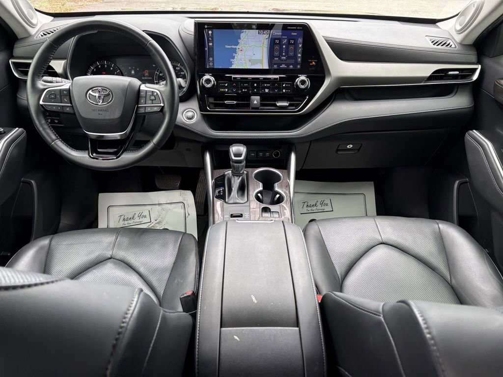 Used 2020 Toyota Highlander Limited image 19