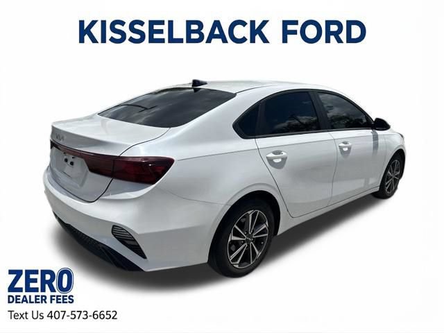 Used 2023 Kia Forte LXS w/ LXS Technology Package FWD image 4