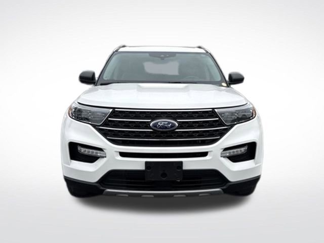 Certified 2023 Ford Explorer XLT w/ Equipment Group 202A AWD/4WD image 2
