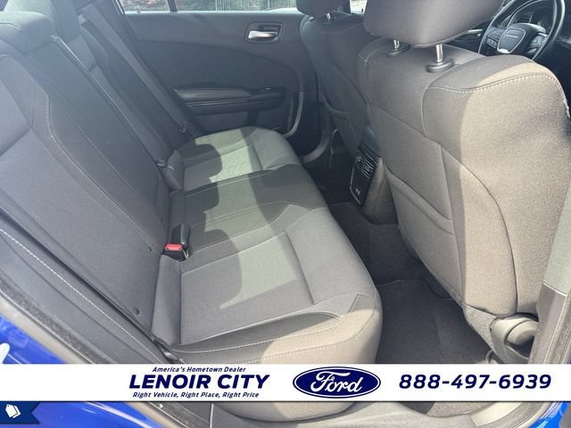 Used 2022 Dodge Charger SXT w/ Blacktop Package RWD image 12