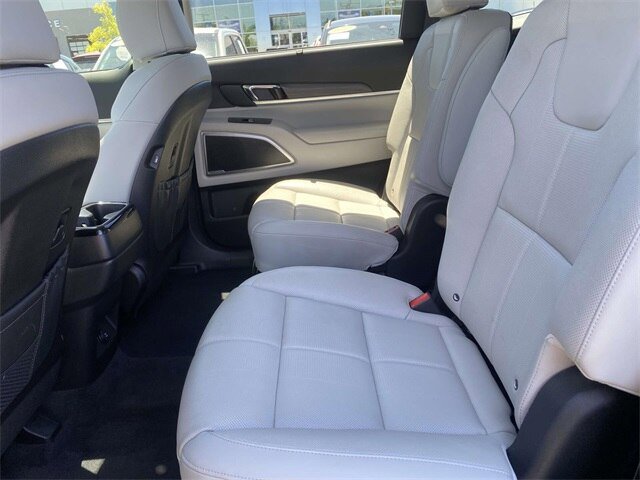 Used 2022 Kia Telluride EX w/ EX Premium Package FWD image 12