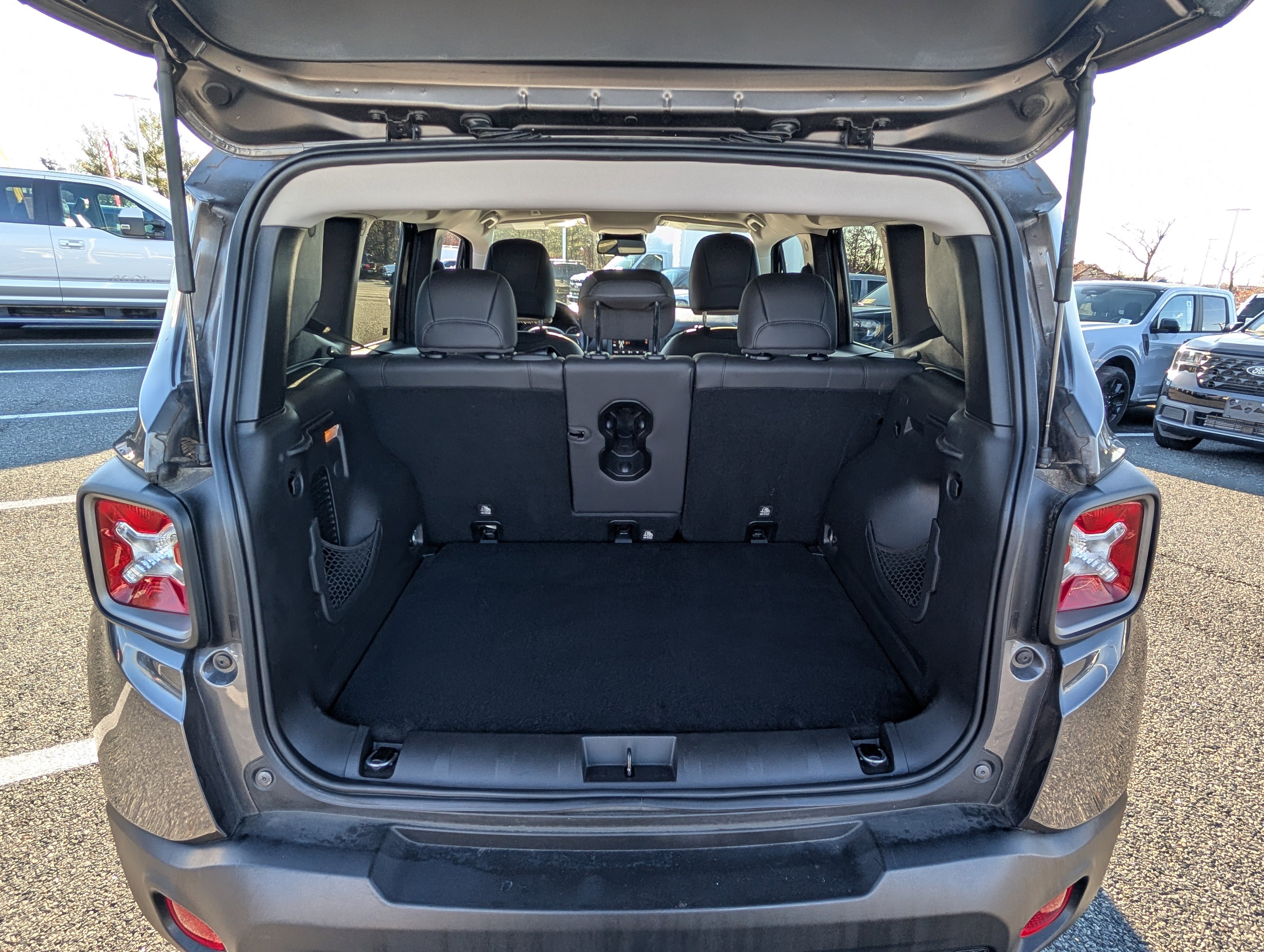 Used 2019 Jeep Renegade Limited w/ UConnect 8.4 Nav Group image 12