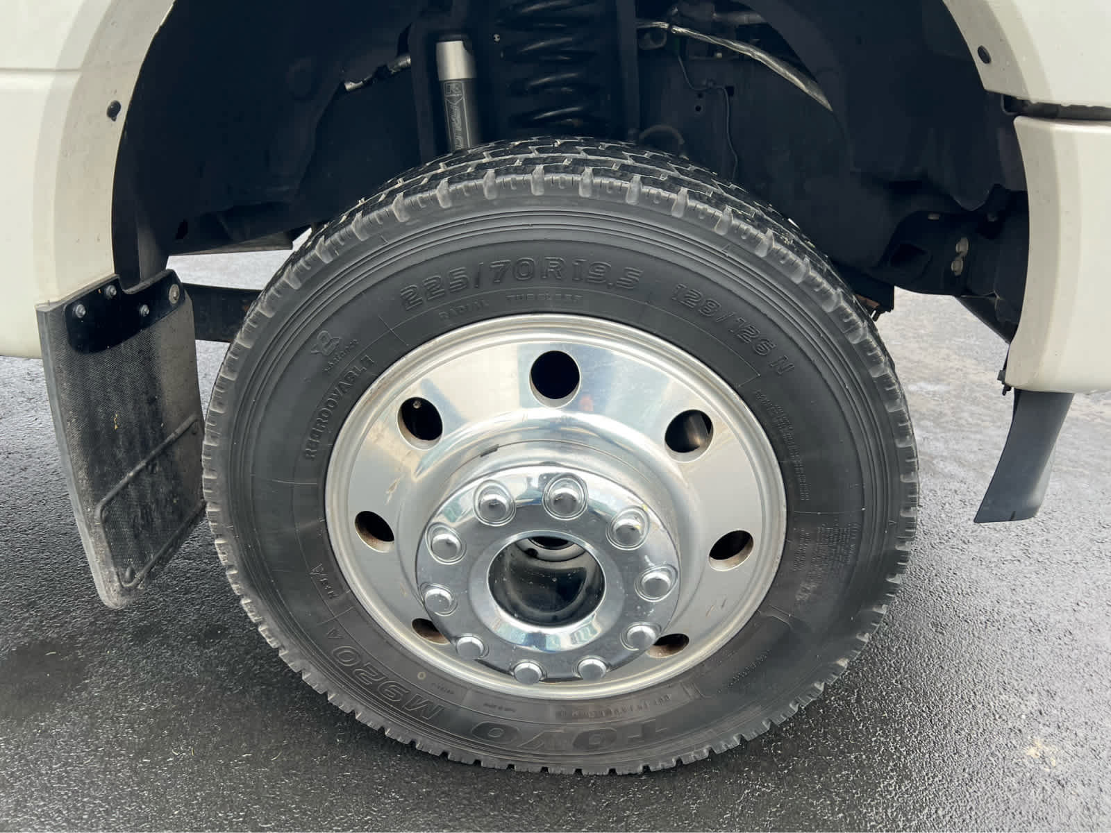 Certified 2022 Ford F450 Platinum w/ FX4 Off-Road Package image 16