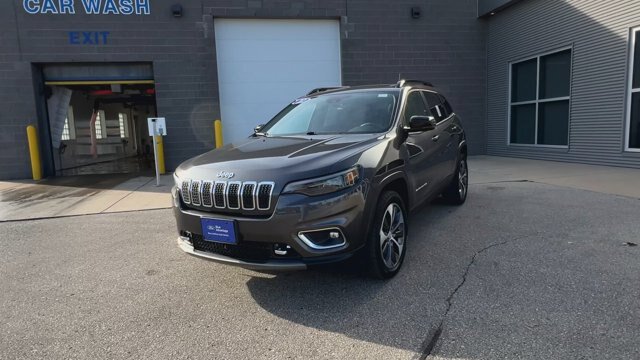 Used 2022 Jeep Cherokee Limited w/ Elite Package AWD/4WD image 4