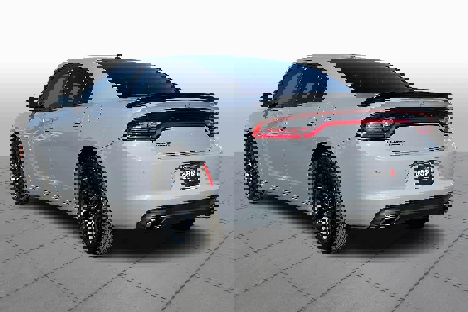 Used 2022 Dodge Charger SXT w/ Blacktop Package image 4