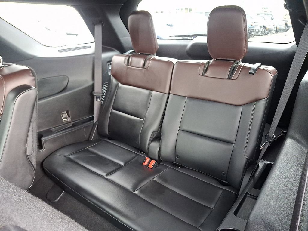 Certified 2020 Ford Explorer Platinum w/ Premium Technology Package image 11