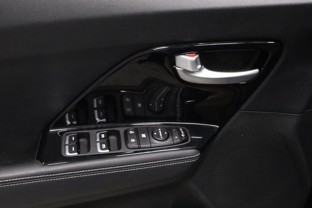 Used 2022 Kia Niro EX w/ Cold Weather Package image 22
