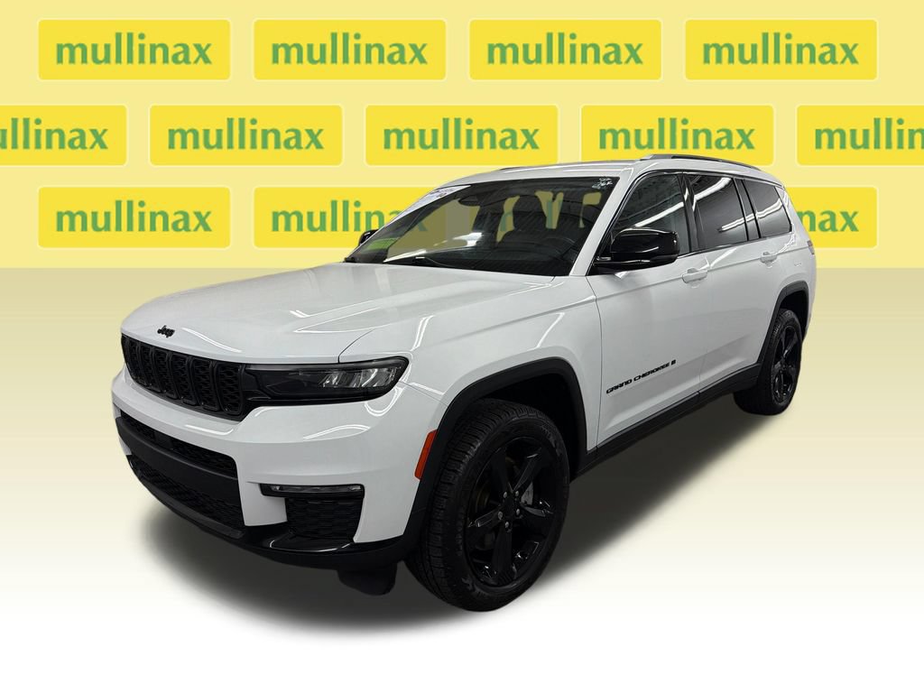 Used 2022 Jeep Grand Cherokee L Limited w/ Black Appearance Package AWD/4WD image 15