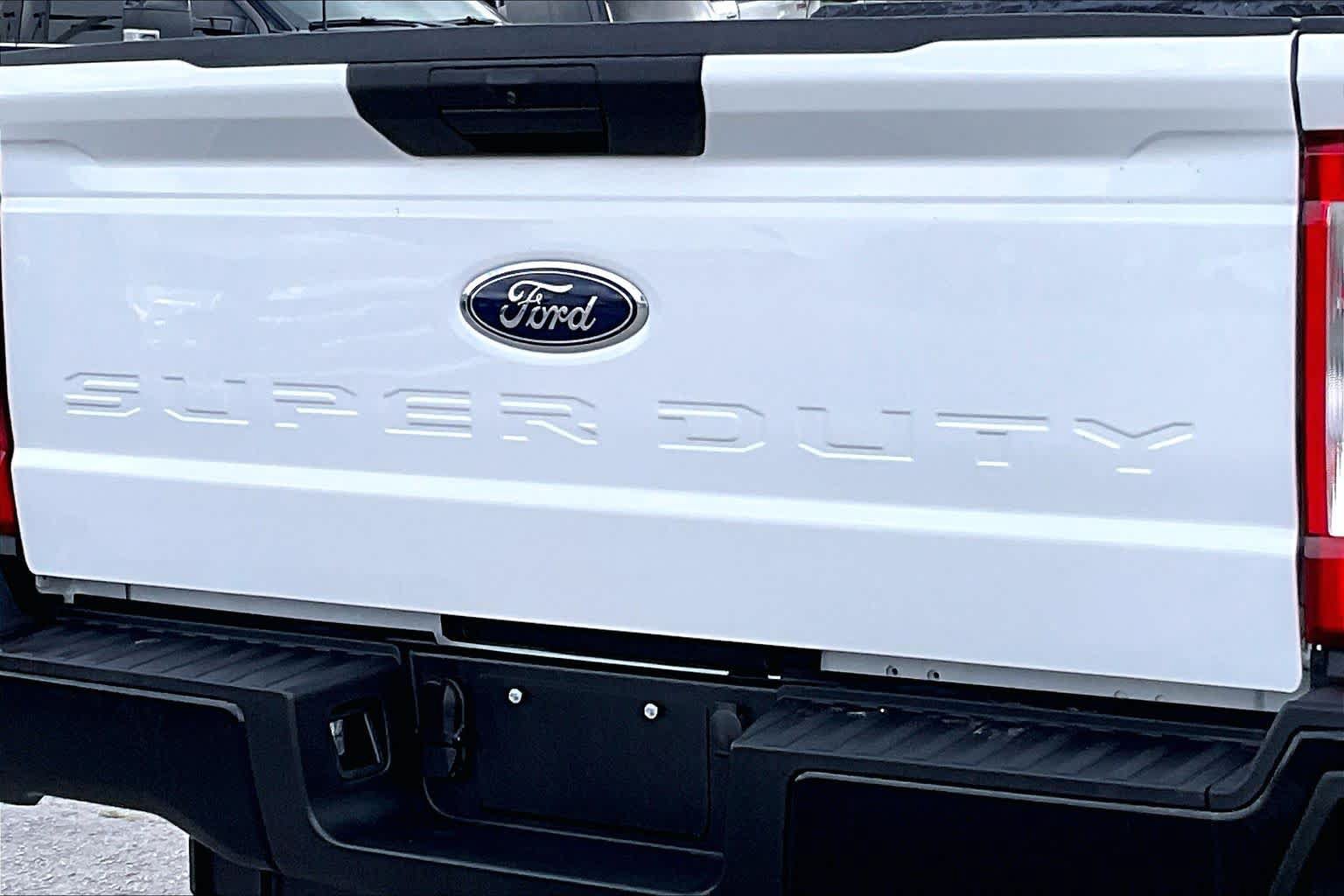 Certified 2025 Ford F250 XL w/ FX4 Off-Road Package AWD/4WD image 23