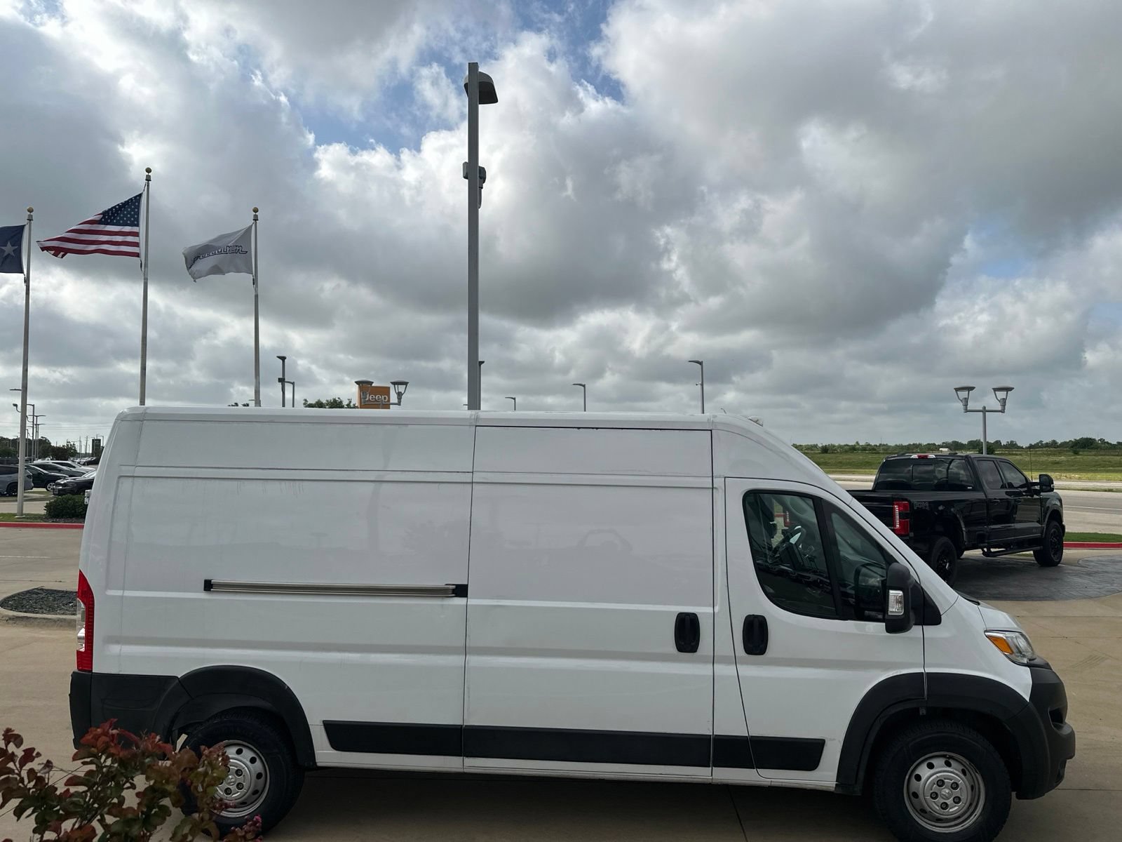 Used 2023 RAM ProMaster 2500 w/ Premium Convenience Group (B) FWD image 6
