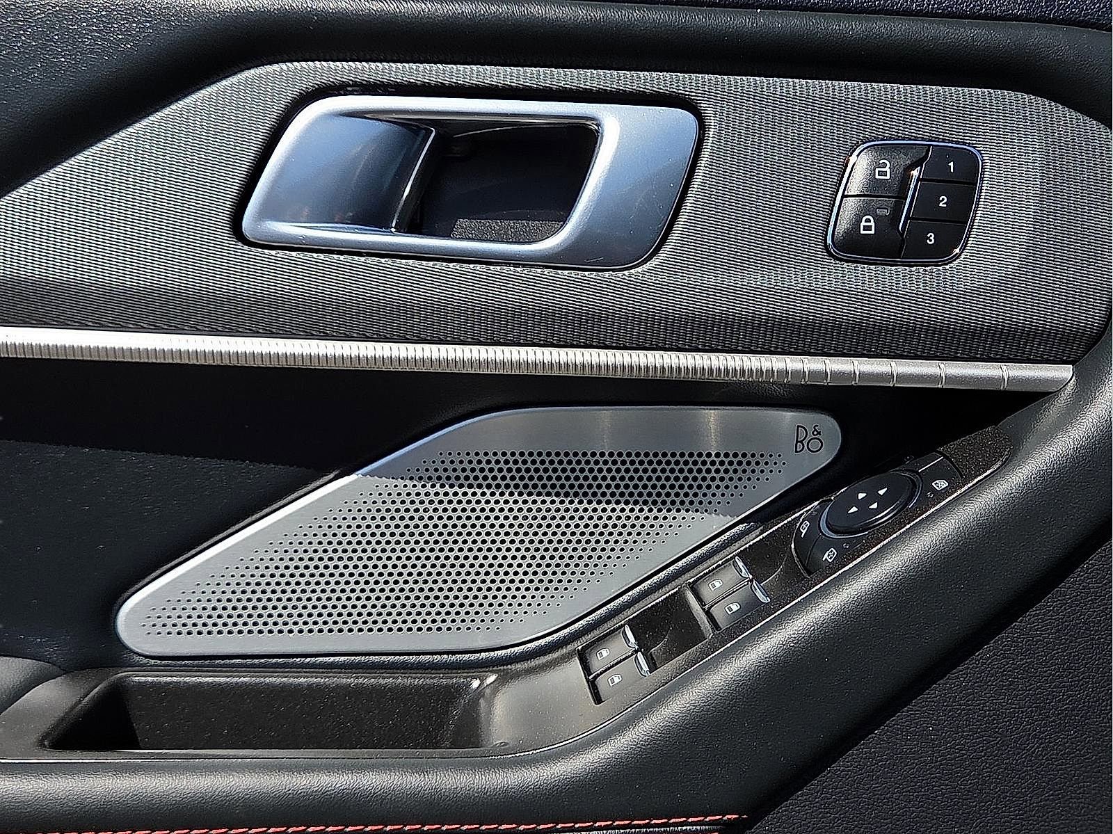 Certified 2025 Ford Explorer ST image 15