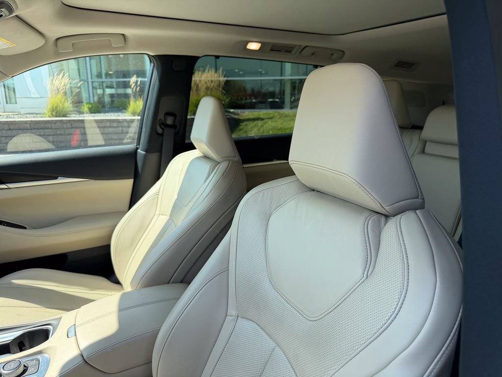 Used 2023 INFINITI QX60 Sensory w/ Vision Package AWD/4WD image 10