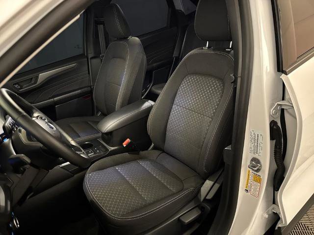 Certified 2025 Ford Escape Active w/ Cold Weather Package image 17