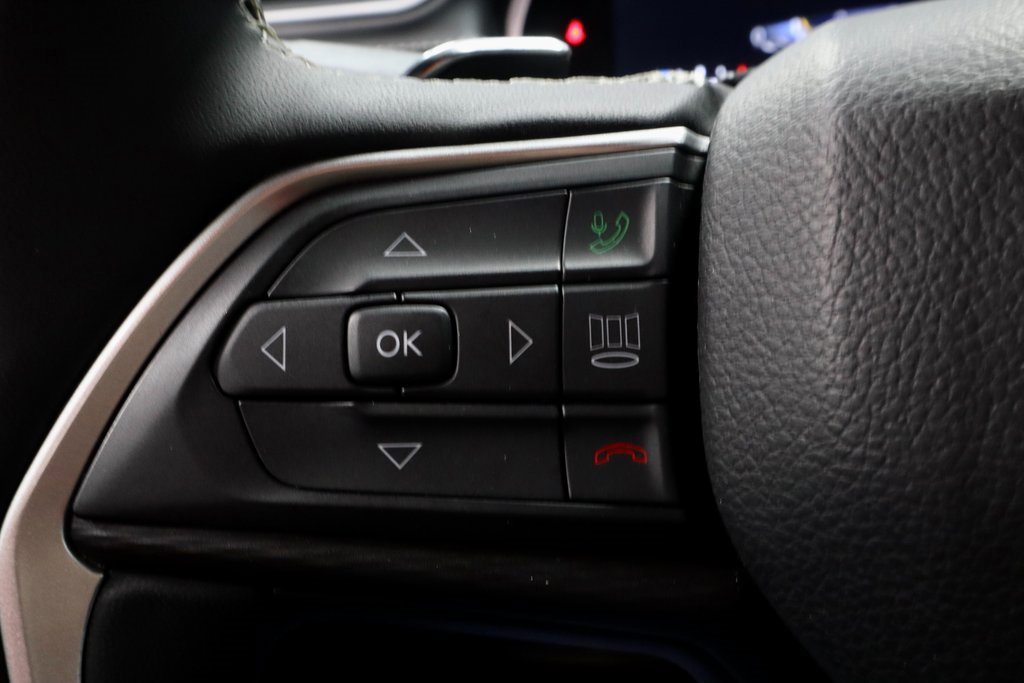 Used 2024 Jeep Grand Cherokee Altitude image 24