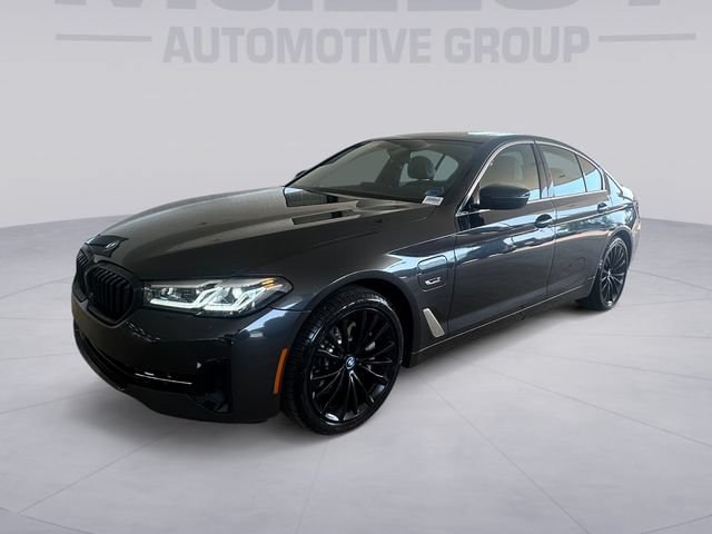 Used 2023 BMW 530e xDrive w/ Premium Package AWD/4WD image 1