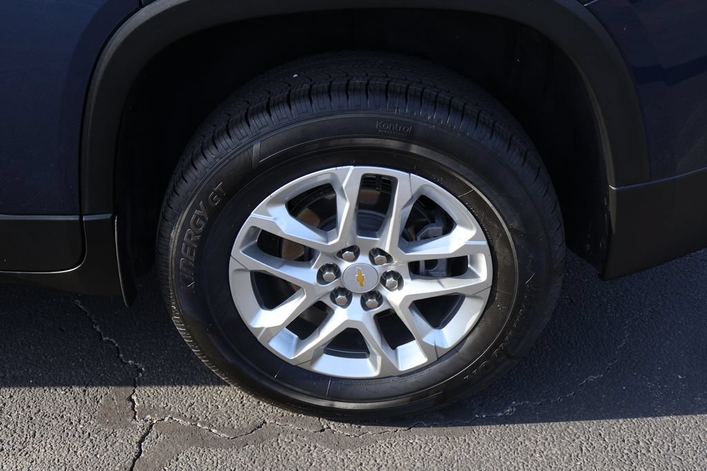 Used 2022 Chevrolet Traverse LS AWD/4WD image 18