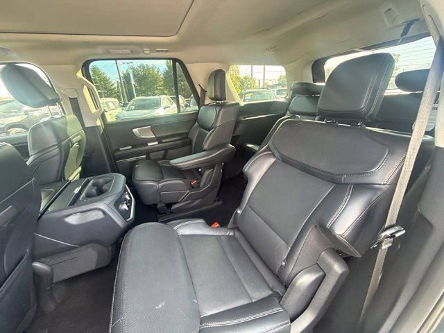 Certified 2025 Ford Expedition Platinum AWD/4WD image 16