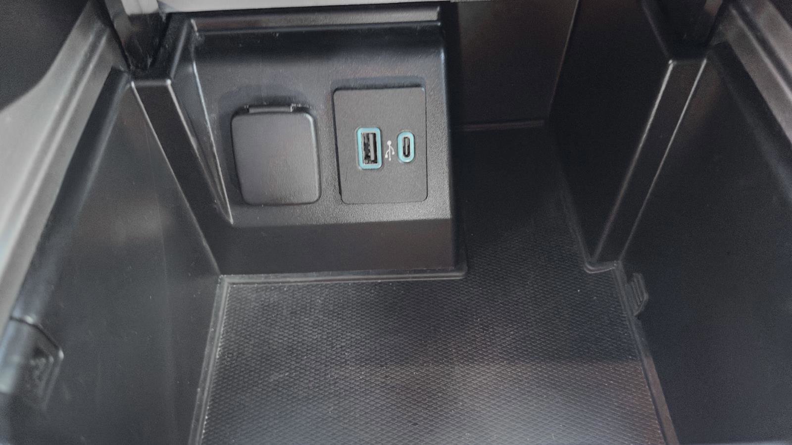 Certified 2020 Ford Explorer Platinum w/ Premium Technology Package image 21