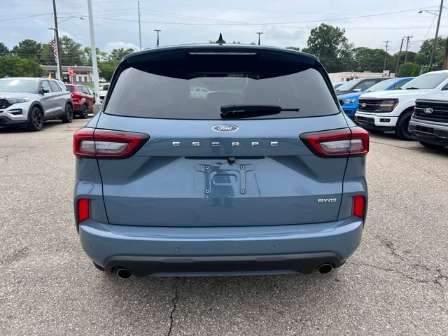 Certified 2024 Ford Escape ST-Line w/ Tech Pack #1 AWD/4WD image 4