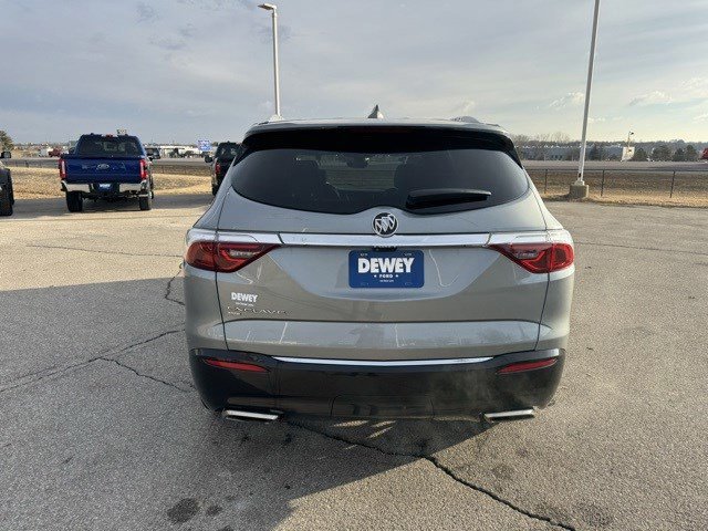 Used 2024 Buick Enclave Premium image 4