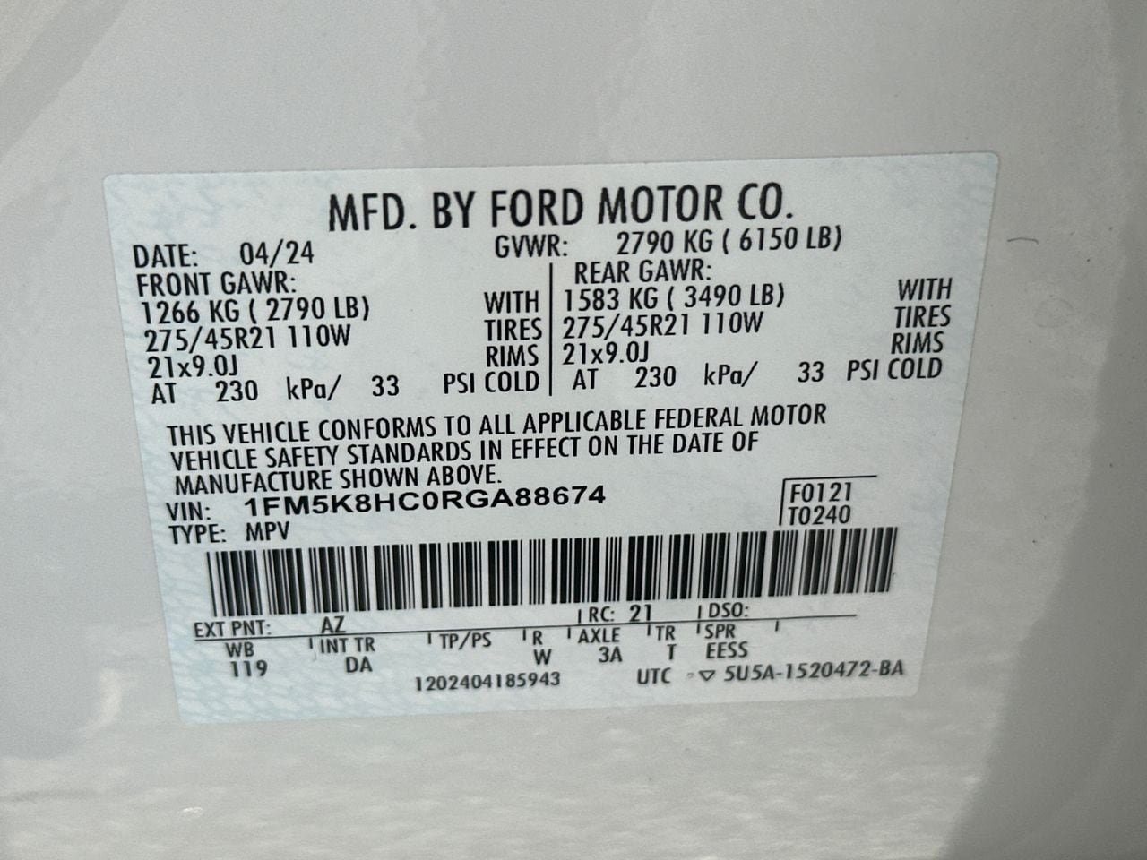 Certified 2024 Ford Explorer Platinum w/ Class IV Trailer Tow Package AWD/4WD image 35