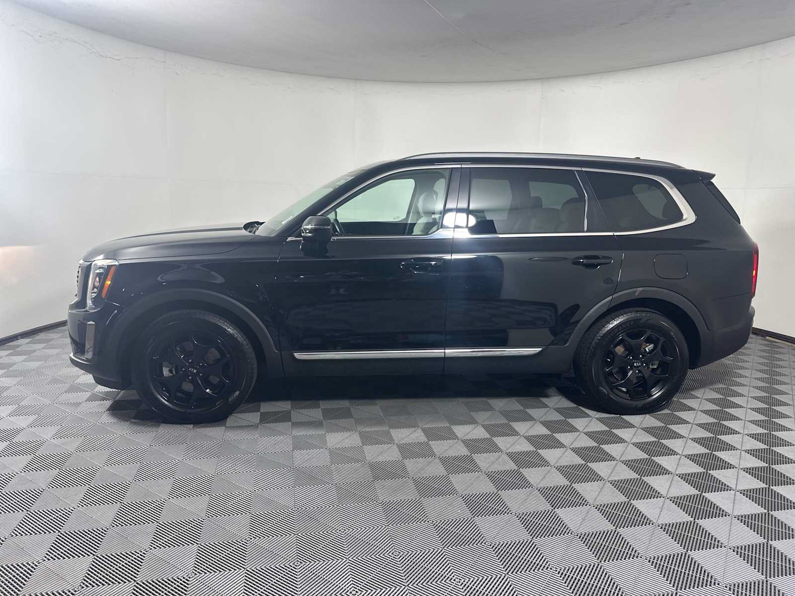 Used 2020 Kia Telluride EX FWD image 4