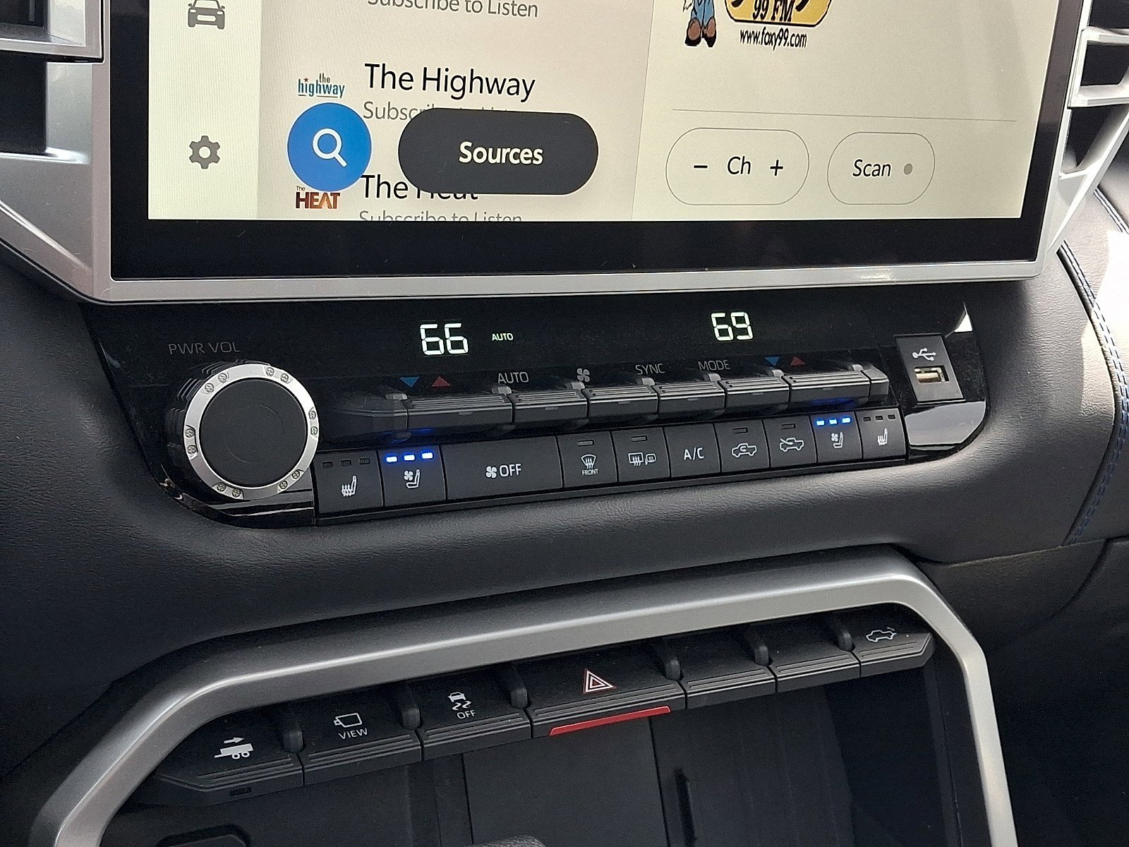 Used 2025 Toyota Tundra Platinum AWD/4WD image 16