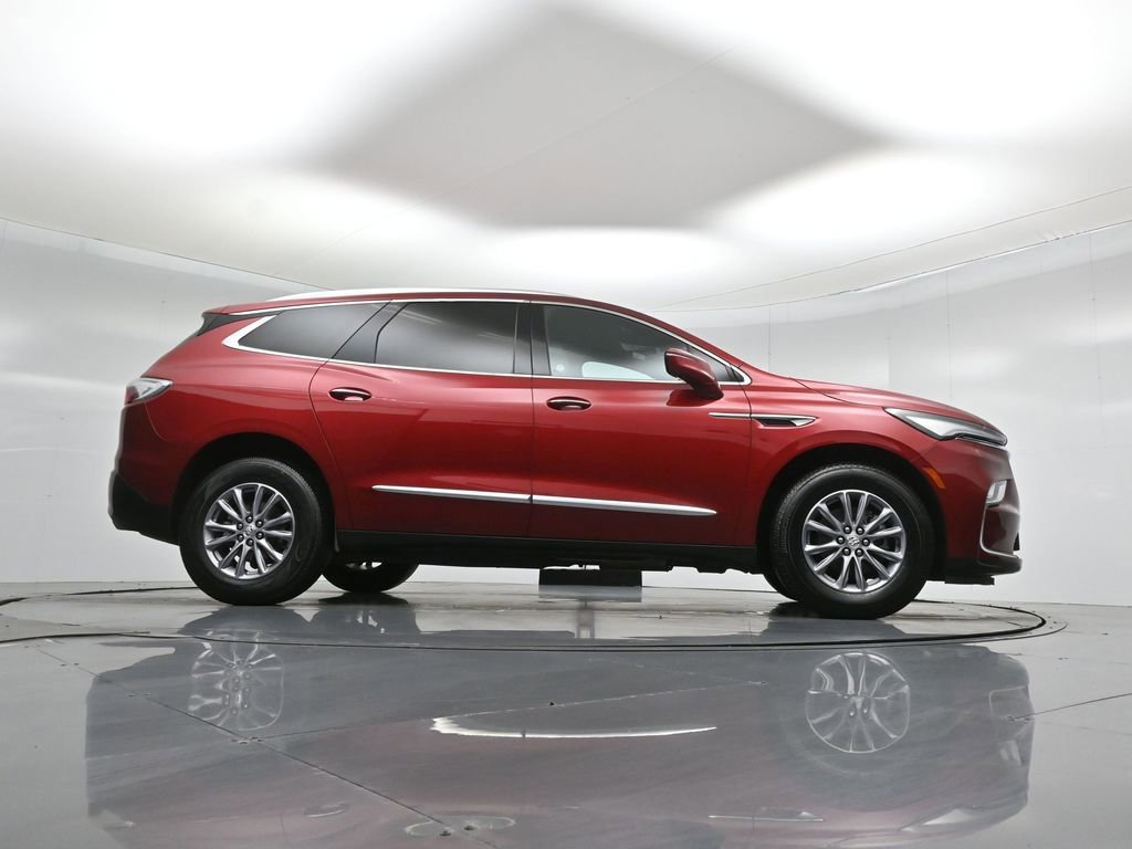 Used 2024 Buick Enclave Premium image 9
