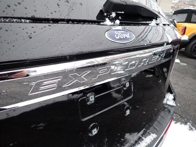 Certified 2024 Ford Explorer XLT w/ Equipment Group 202A image 6