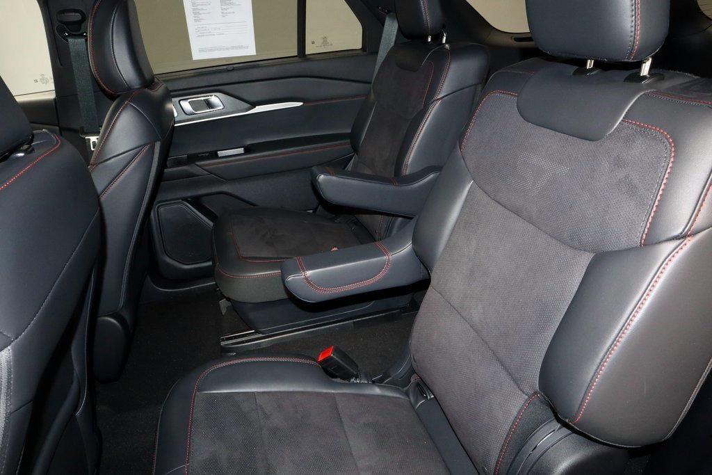 Certified 2025 Ford Explorer ST image 22