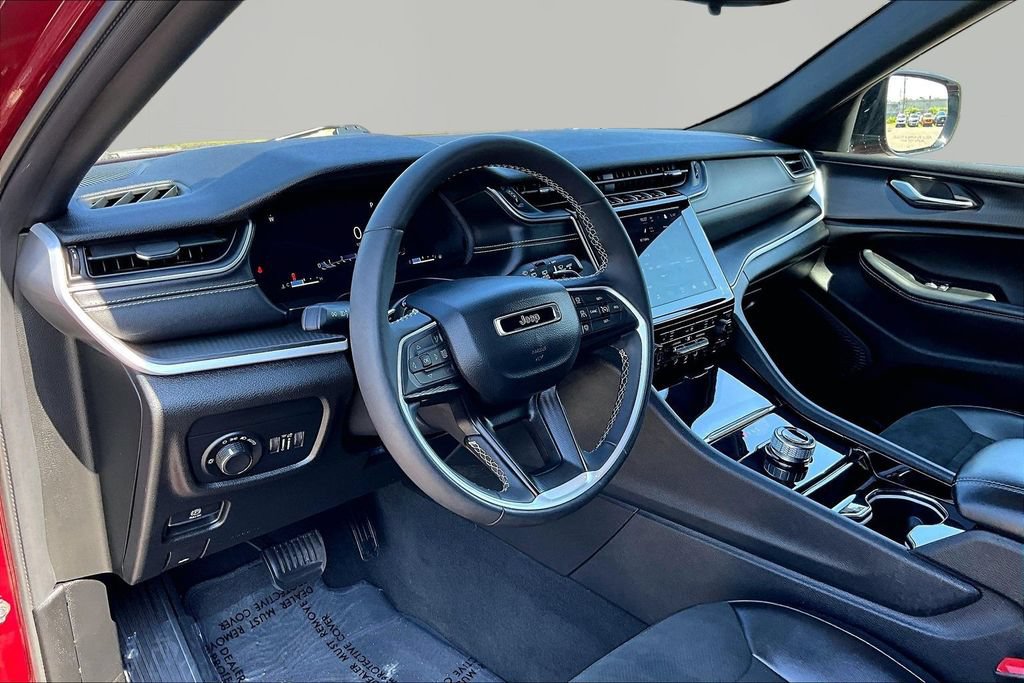Used 2023 Jeep Grand Cherokee L Laredo AWD/4WD image 14
