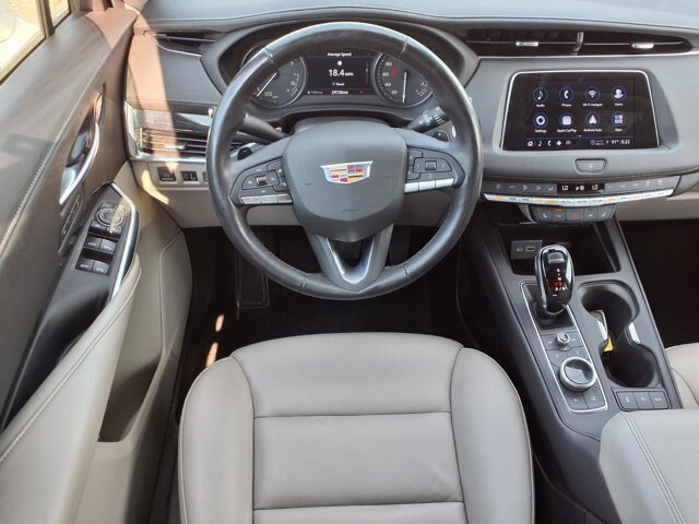 Used 2023 Cadillac XT4 Premium Luxury w/ Technology Package AWD/4WD image 7