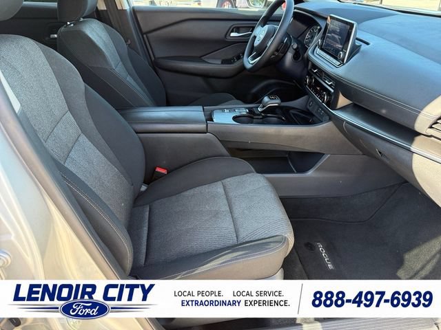 Used 2024 Nissan Rogue SV FWD image 13