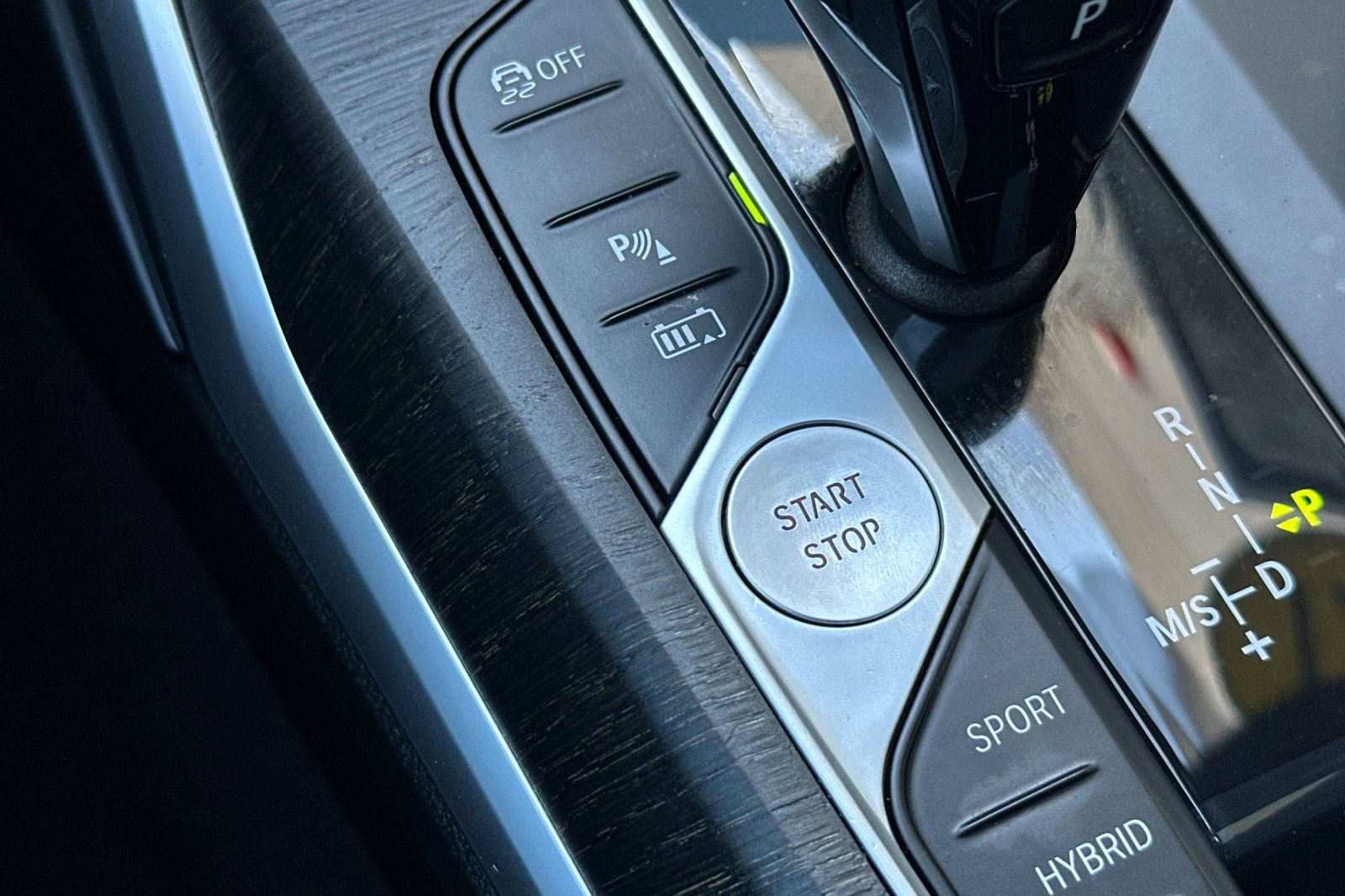 Used 2021 BMW 330e w/ Convenience Package RWD image 22